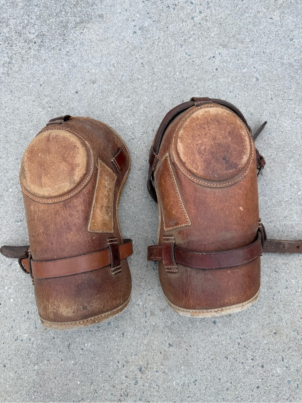 Equestrian POLO Brown thick Leather adult Knee guards - Vintage